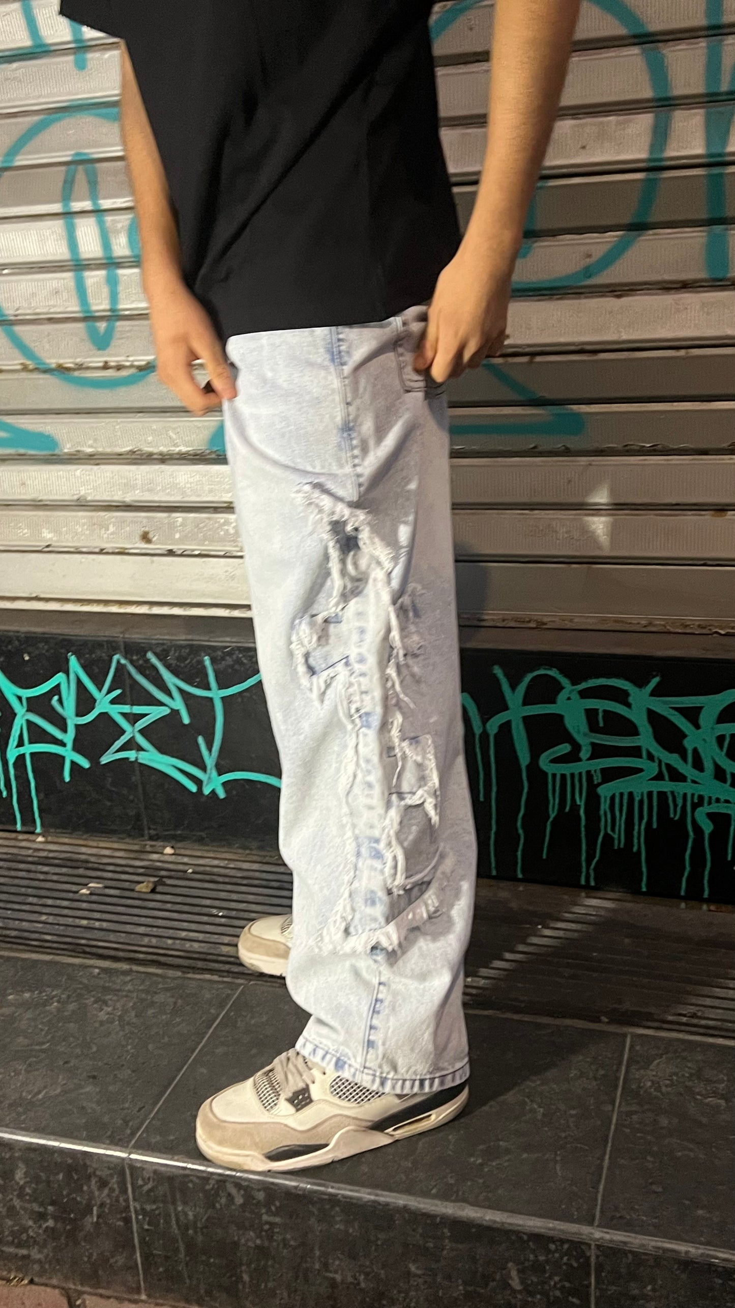 LIGHT DISTRESSED BAGGY®